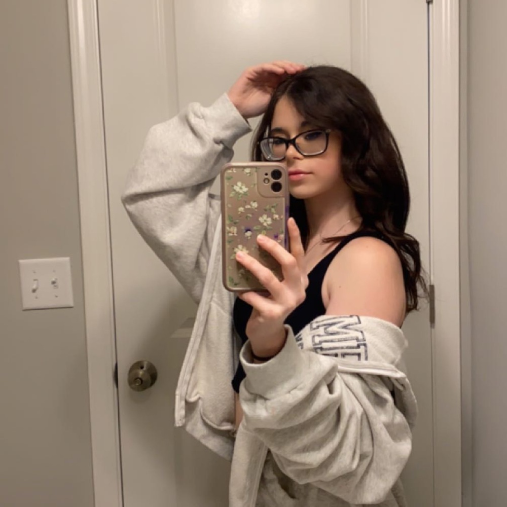 Meet your Posher, Sera